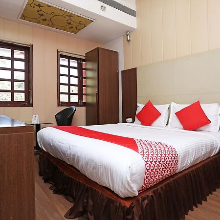 Oyo 10690 Florence Hotel Rāipur Extérieur photo