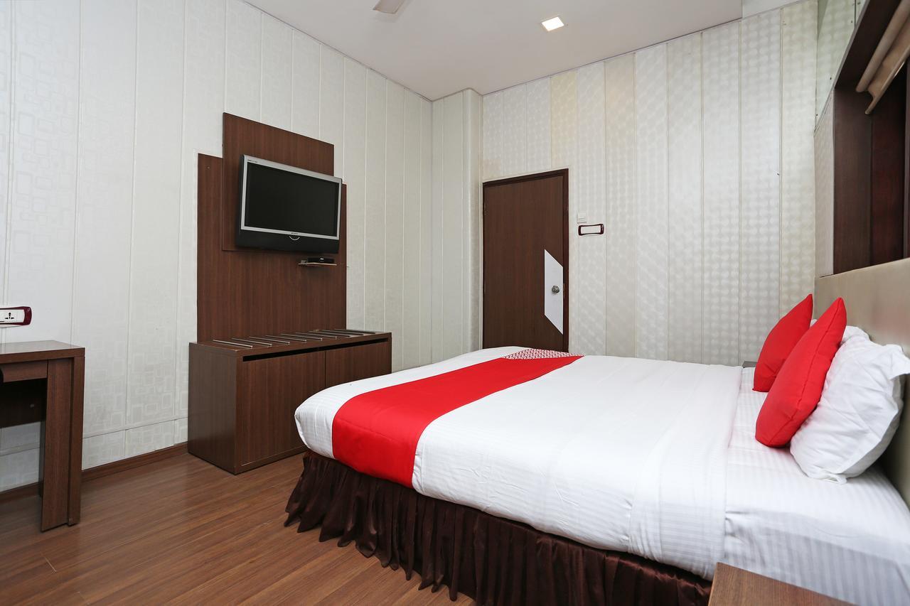 Oyo 10690 Florence Hotel Rāipur Extérieur photo